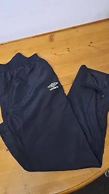 Mens Umbro  Shell  Woven Activity Pant / Track Bottoms - Size Medium Large • £17.50