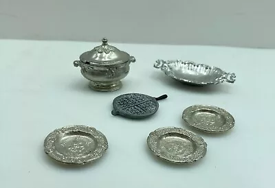 Small Assortment Vintage Metal Dollhouse Dishware Germany 1:12 • $15.99