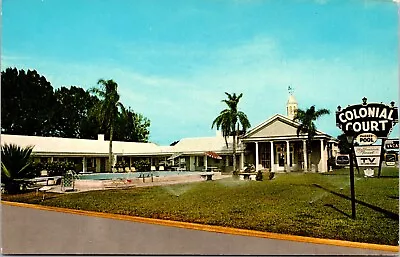 Postcard Melbourne Florida - Colonial Court - Exterior Swimming Pool 1962 • $3.88