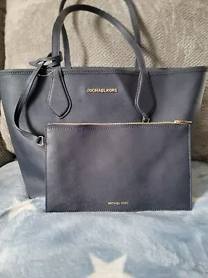 Michael Kors Signature Black Reversible Jet Set Travel Tote • $12.50