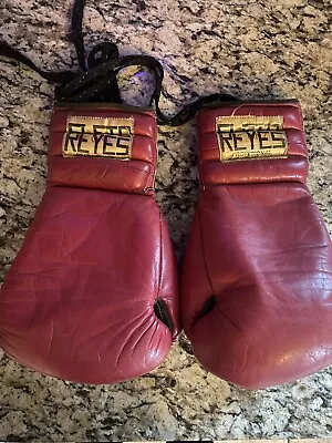 Vintage Red Cleto Reyes 16oz Boxing Gloves • $39.99