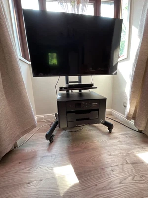  Mobile TV Stand On Wheels For 30 To 70” Set With Two Shelves In Black • £20