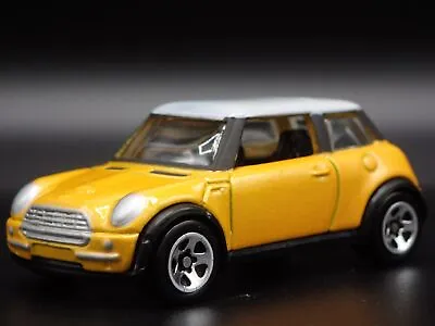 2001-2006 Mini Cooper 1:64 Scale Limited Collectible Diorama Diecast Model Car • $7.99