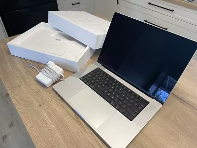 2021 M1 Macbook Pro 16 Inch 1TB Hdd 16gb Ram 10/16 Core • $1