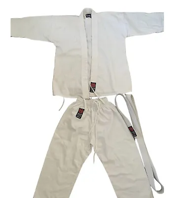 M.A.R International Martial Arts Karate Suit White With Belt Belt Size 00/ 120cm • £8.99