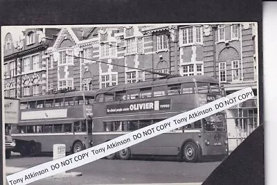 London Transport - K2 Type Trolley Bus - No. 1226 @ Stamford Hl - Photo - B11178 • £1