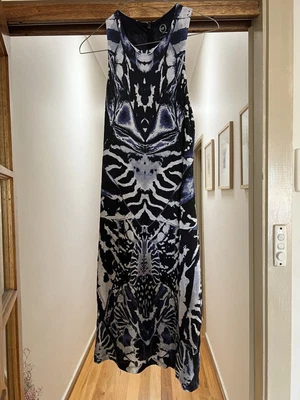$180 • Buy Alexander McQueen Dress. M