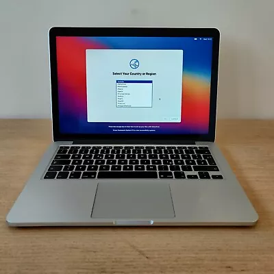 Apple MacBook Pro 13.3-Inch 2015 I5 German Keyboard • $700