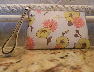 NWT Coach Corner Zip Wristlet With Floral Cluster Print • $50