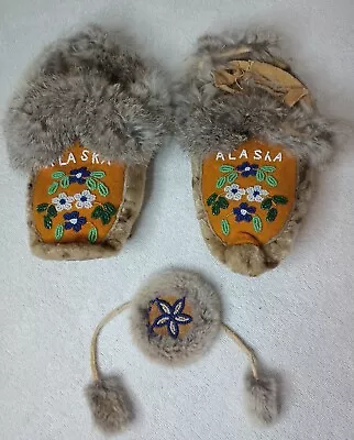 Vtg 1950s-60s Native American Beaded Leather Fur Moccasins Inuit Alaskan 9   • $24.99