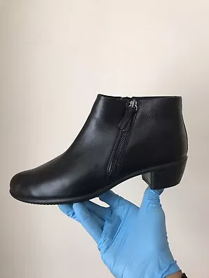 Womens Black Size 8 Leather ECCO Boots  • £10