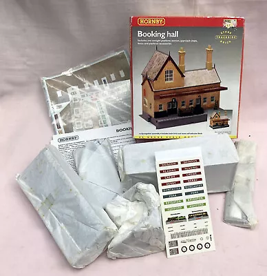 Hornby 00gauge ‘booking Hall’ Kit • £15