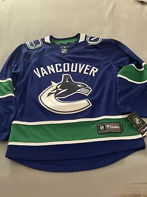 NWT Vancouver Canucks Mens Jersey • $28.78
