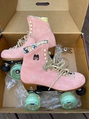Moxi Lolly Strawberry Skates- Size 7 • $399