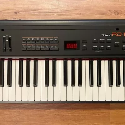 $875 • Buy Roland RD-150 88-Key Digital Stage Piano In Excellent Condition