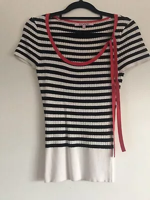 Review Black/ White With Red Trim Knit Top Size 6. • $10