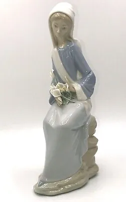 Lladro Sitting Girl With Calla Lilies #4972 Figurine Gloss Finish • $68