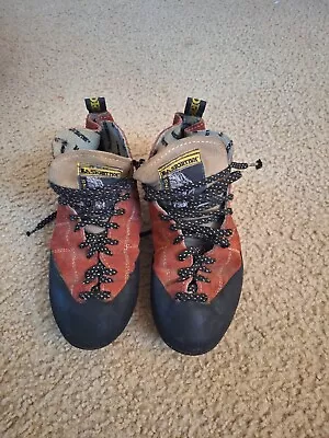 Sportiva Climbing Shoes (Women's 8?) • $14