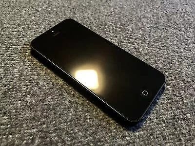 Apple IPhone 5 MINT CONDITION - 64GB - IOS 10.3.4 (Sprint) Space Gray • $50