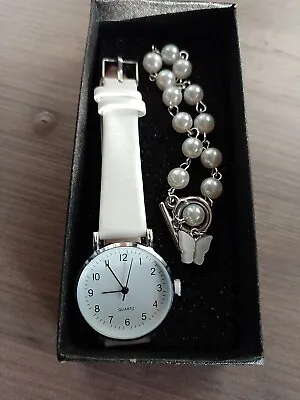 Watch And Bracelet Set Women • £4.20