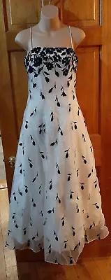 Masquerade Prom Ball Gown Dress Tulle Black/ White  Floral Top Size 5/6 Maxi • $79.99