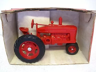 J.E. Scale Models 1986 1st Edition Heritage Series #6 Farmall Model  M' Tractor! • $49.99