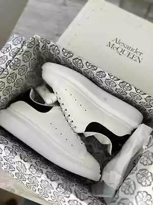 ALEXANDER MCQUEEN Sneakers • $390