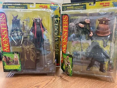 McFarlane Toys Hunchback And Dracula Playsets Monsters Action Figure Series 1 • $55.99