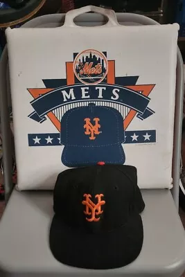 Vintage New York Mets  Baseball Cap And Seat Cushion Lot • $30