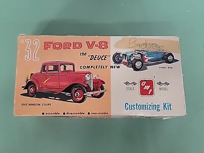 Vintage 1/25  AMT 1932 FORD V-8 DUECE PLASTIC MODEL CAR --HALF BOX ONLY- • $2.75