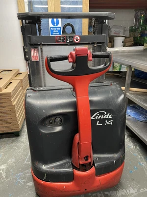 £3900 • Buy Linde Pallet Power Stacker Reach Forklift Truck Electric Warehouse