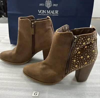 Maurices Brown Tan Gold Ankle Boot Booties Shoes Brandy Faux Suede Womens Sz 6.5 • $10