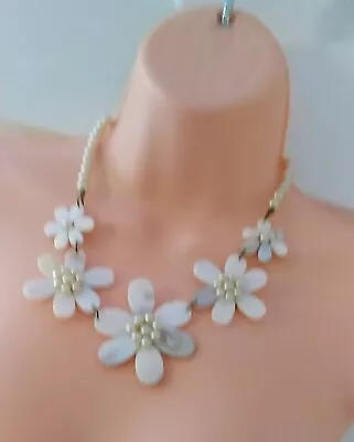 Vintage Mother Of Pearl Daisy Flower Pendant And Pearls • £8.99