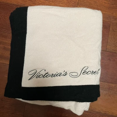 $49.99 • Buy Victoria's Secret 100% Cashmere Throw Blanket Pink Black Limited Ed 50x60