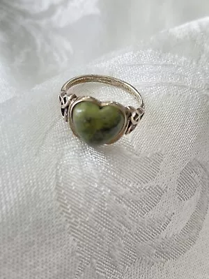 Vtg Celtic Ireland Sterling Silver Green Marble Heart Trinity Knot Ring Sz9 • $29.99