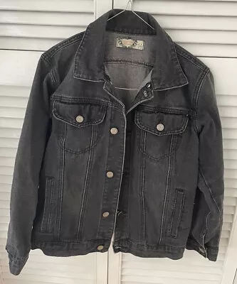 Boohoo Denim Jacket-Black - Size 6 • $10