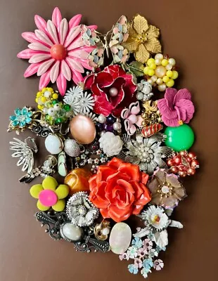 36PC VTG FLOWER PIN Craft LOTMixed Media FLORAL ARTrepurposeBROOCH BOUQUET • $80