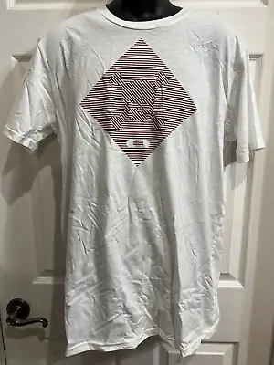 NWT Oakley  SKULL IN A SQUARE TEE  Men's Large T-Shirt White Graphic Print • $20.95