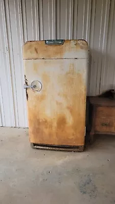 Vintage 1950s (?) GM Frigidaire Refrigerator — WORKING But Needs Freon • $500