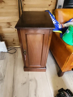 £20 • Buy Victorian Mahogany Bedside Cabinet / Pot Cupboard