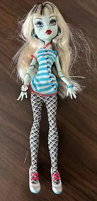 Monster High Home Ick Frankie Stein Doll 2008 Shoes Earrings Bracelets Tights • $64.99