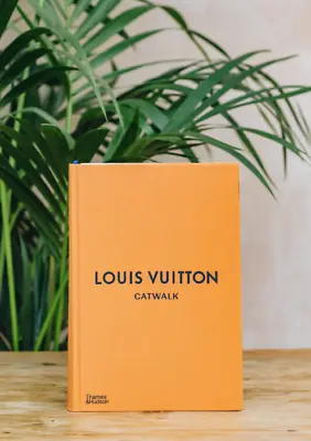 Louis Vuitton Catwalk: The Complete Fashion  By Louise Rytter New Hardcover Book • £36.99