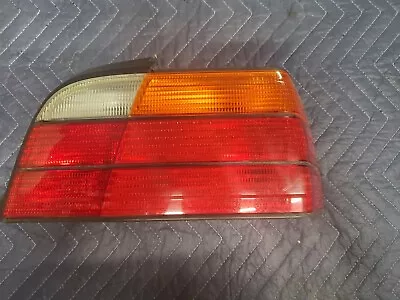 BMW E36 TAIL LIGHT 3-SERIES 1992 - 1999 COUPE / CABRIO PASSENGER  Right SIDE OEM • $45