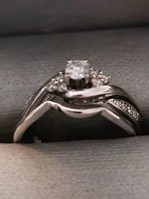 Engagement Ring Set Size 7 • $400