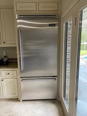 Viking Built In Refrigerator/freezer. Unit Has Been Uninstalled And Ready To Pu • $2700