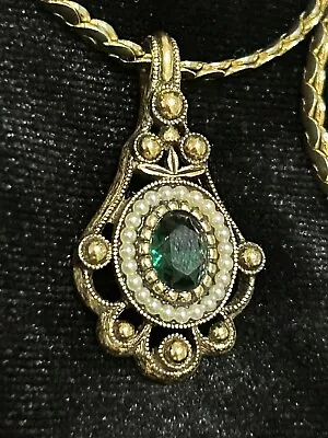 Vintage 70s Avon Versailles Pendant 22  Necklace Faux Emerald Green Seed Pearls • $27.99