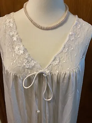 Vintage Vanity Fair Long  Night Gown Sixe XL  44 Color Is Ivory. In Nylon &Lace. • $27.77