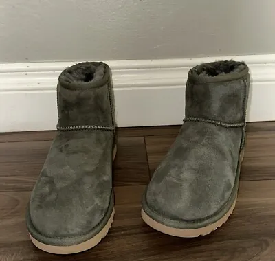 UGG WOMEN'S CLASSIC MINI II BOOT - FOREST NIGHT Size -7 • $79.99