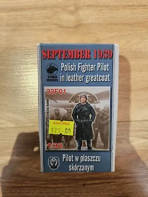 Toro Model Polish Fighter Pilot In Leather Greatcoat Box 66 • $25