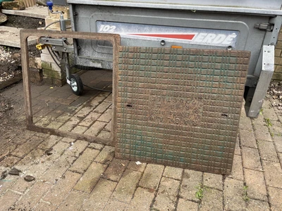 £80 • Buy Vintage Raglan EN124 B125 R+B Ductile Manhole Cover - Cast Iron. COLLECTION ONLY